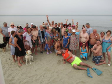 Gruppenfoto am Strand